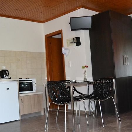 Anna Apartments Kontokali Habitación foto